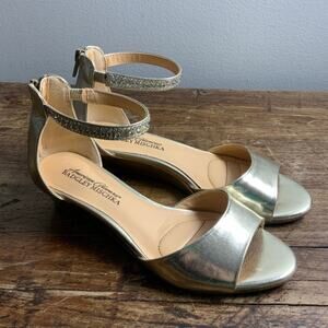 American Glamour by Badgley‎ Mischka Gold heels size 5